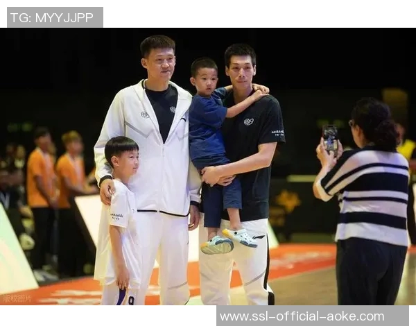 【荣耀与责任：周鹏】一位父亲，一位中国男篮队队长的双重人生