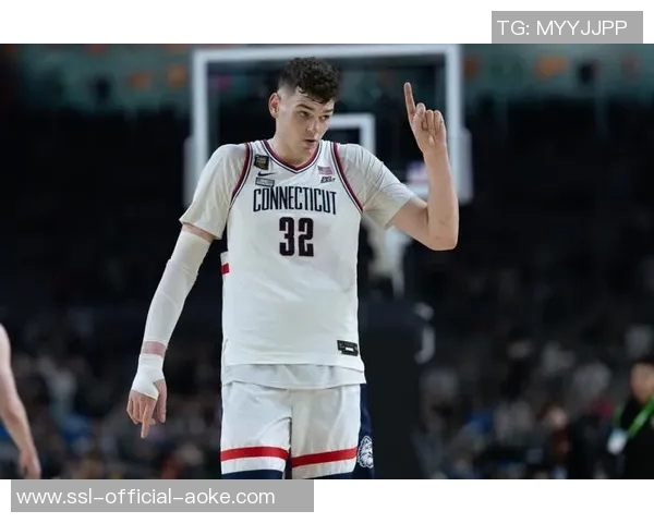 得分生涯之夜!克林根14投9中得到22分10篮板4助攻 得分生涯之夜!克林根14投9中得到22分10篮板4助攻