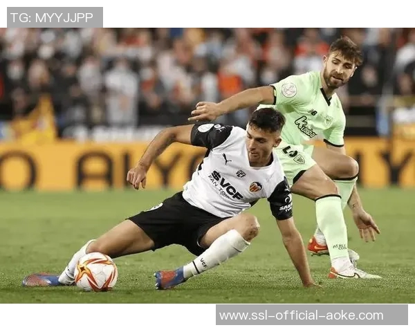 美职联半场激情盛宴:萨比、拉沃尔达联手破门,温哥华白浪2-0领先洛杉矶FC 美职联半场激情盛宴:萨比、拉沃尔达联手破门,温哥华白浪2-0领先洛杉矶FC